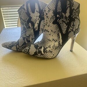 Snakeskin Patterned Women's Ankle Boots
